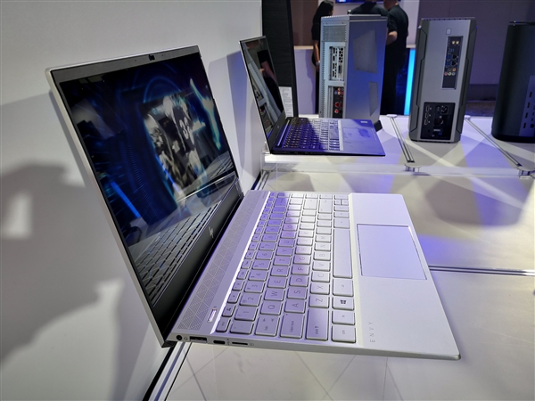 Intel��28Сʱ���������ʼǱ�����Ļ���Ľ�1W